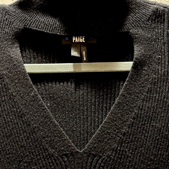 Paige Jeanie Black Ribbed V-Cutout Choker Sweater XS - Picture 5 of 7